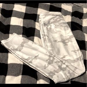 Avia White and Gray Camo leggings. No pockets.